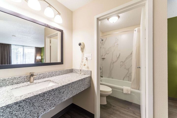 Quality Inn & Suites Vandalia near I-70 and Hwy 51