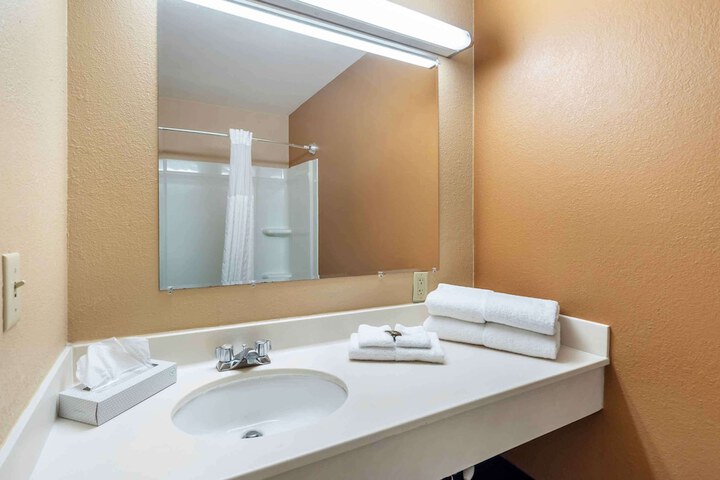 Room 34 of 38