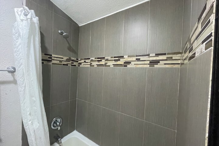 Room 10 of 13