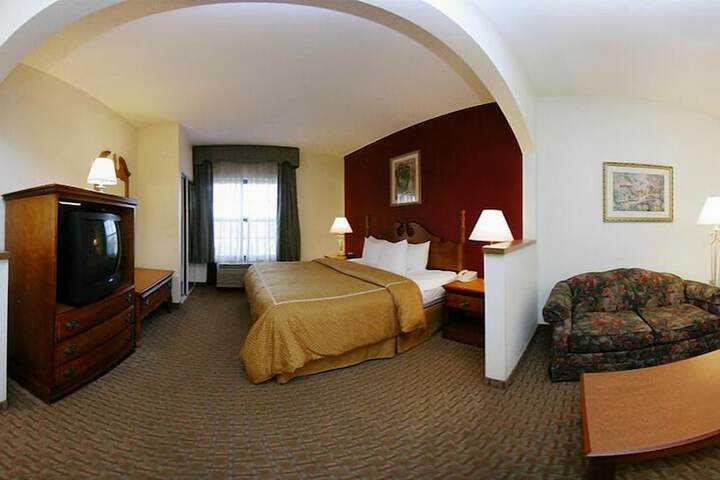 Room 43 of 68