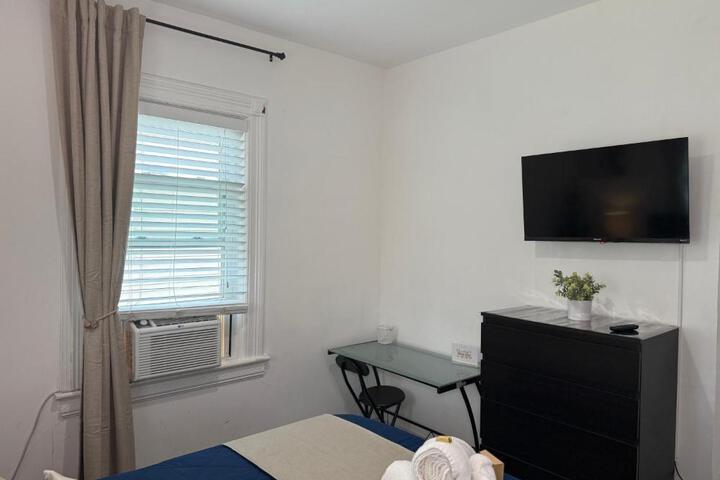 Cozy Private bedrooms Kitchen Wifi