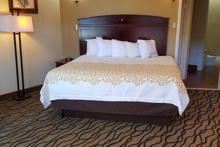 Room 32 of 51