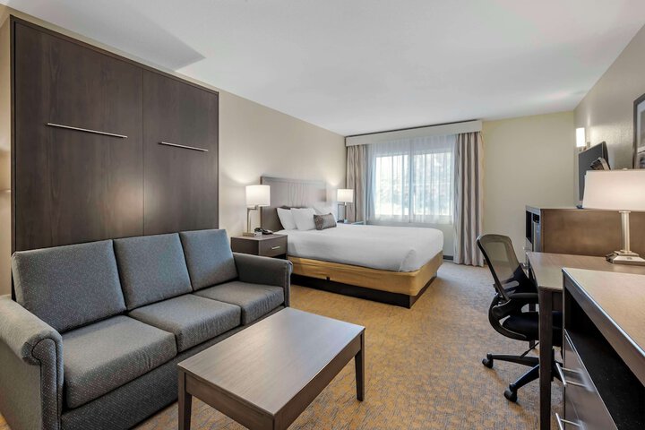 Room 45 of 77