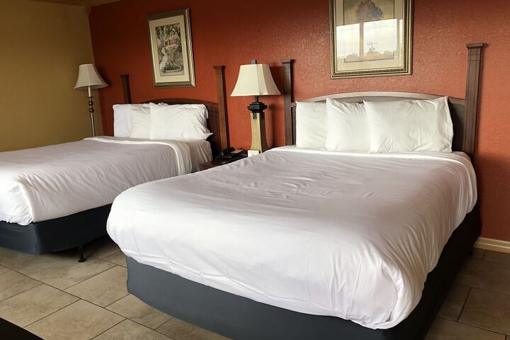 Room 7 of 11