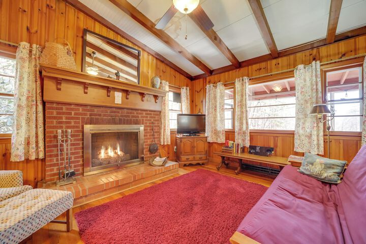 the Red Loft Candler Cottage Near Hiking Trails!