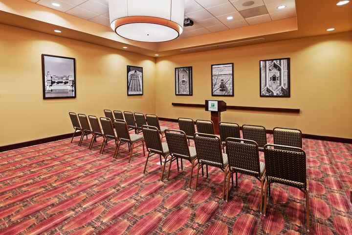 Holiday Inn Ardmore I-35 by IHG
