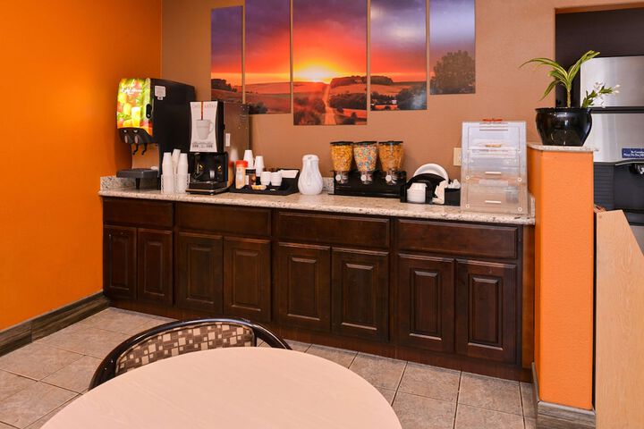 Breakfast/Coffee Service 18 of 19