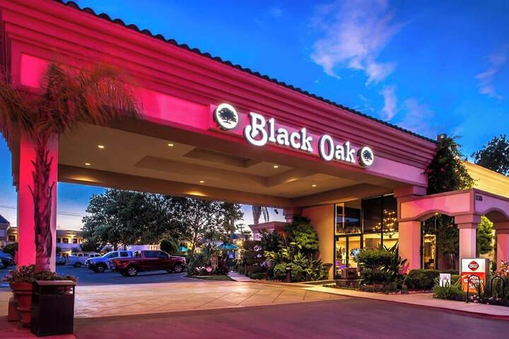 Best Western Plus Black Oak