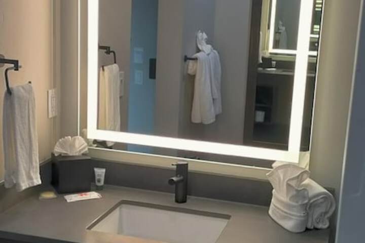 Room 14 of 25