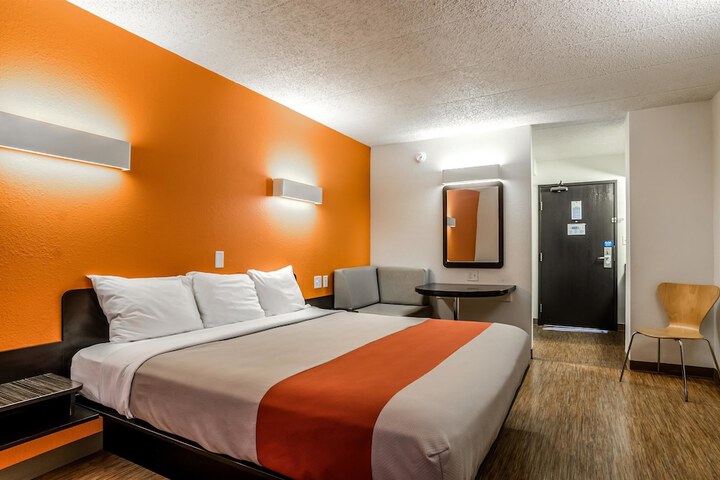 Room 21 of 47