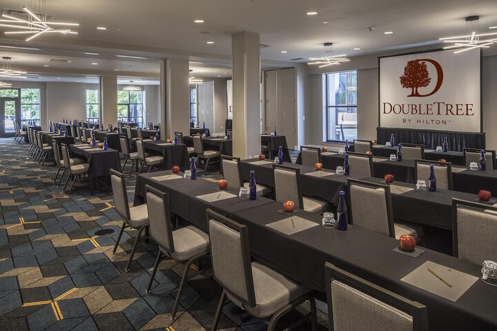 DoubleTree by Hilton Hotel & Suites Pittsburgh Downtown