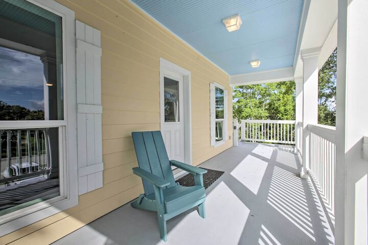 Modern Waveland Home w / Deck Walk to Beach!