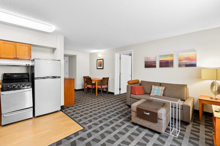 MainStay Suites Middleburg Heights Cleveland Airport