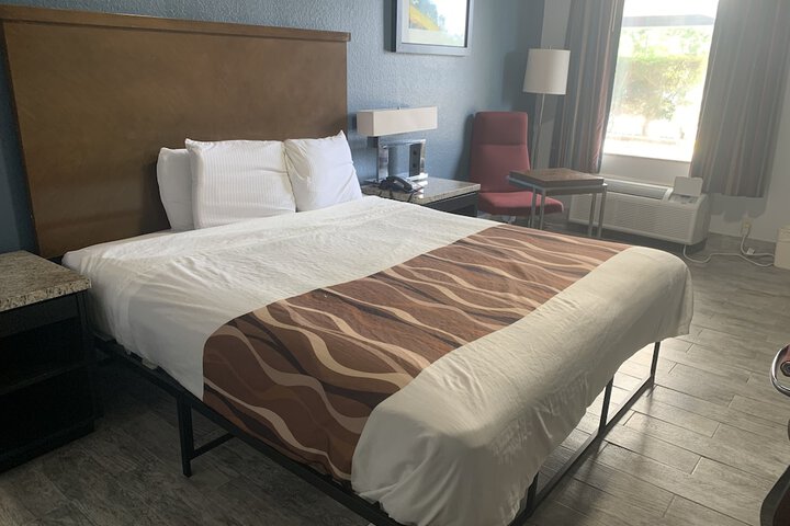 Room 32 of 44
