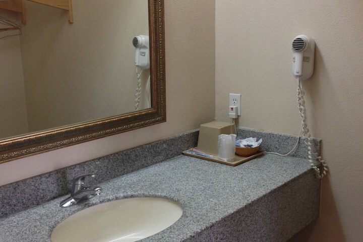 Room 5 of 17