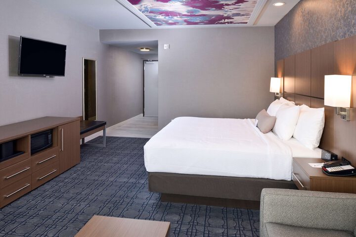 Room 8 of 42