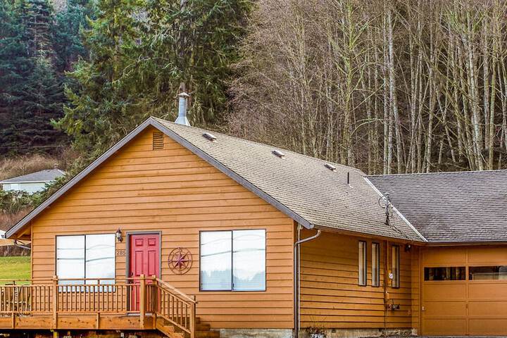 Cornet Bay Cottage in Oak Harbor