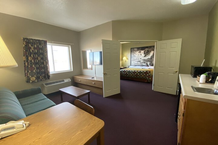Room 9 of 31