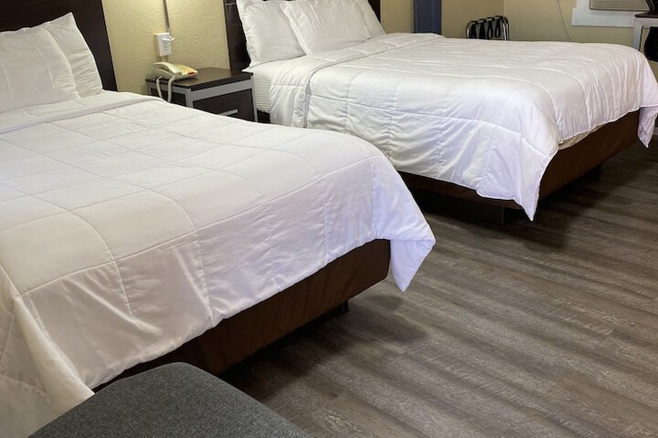 Room 15 of 28