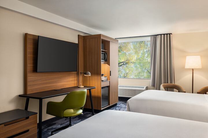 Room 18 of 32