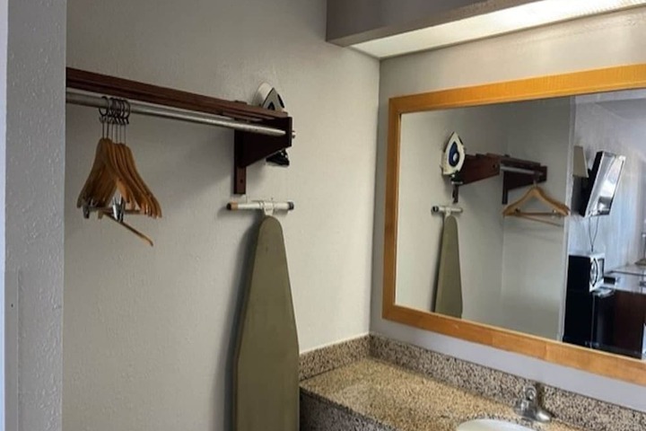 Motel 6 Laurel MS