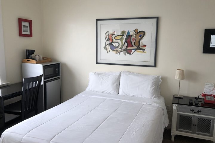 Room 35 of 65