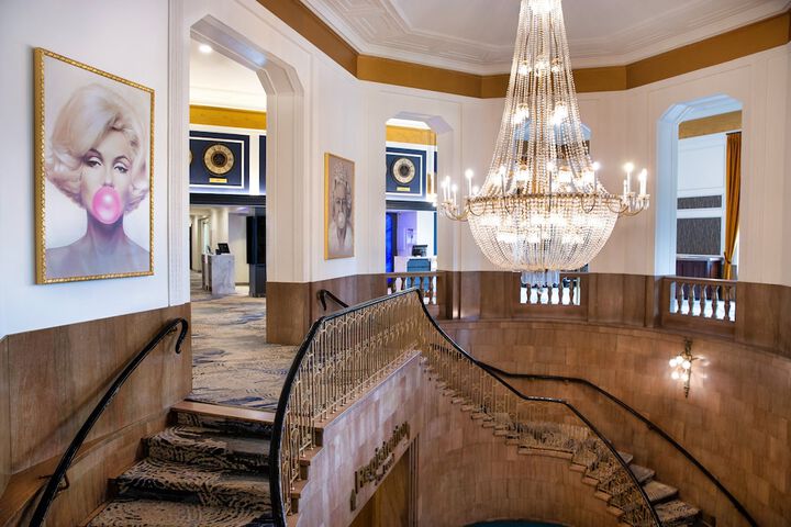 Hotel 5 of 86