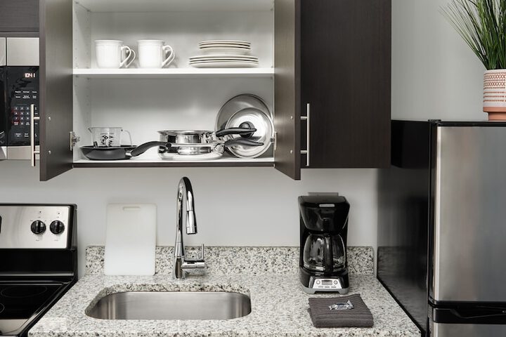 stayAPT Suites Houston NASA Clear Lake