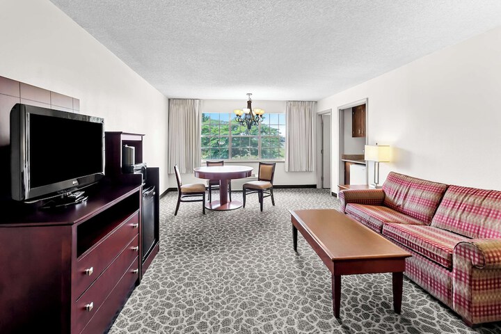 Room 15 of 36