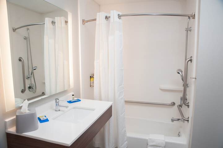 Room 21 of 43
