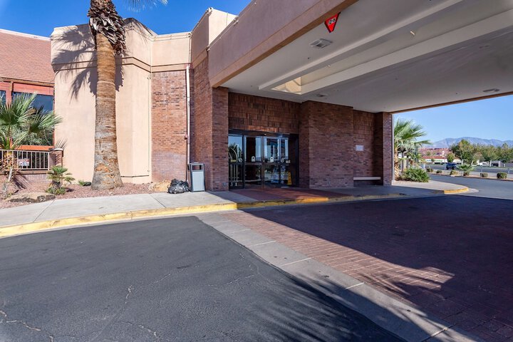 Hotel 4 of 72