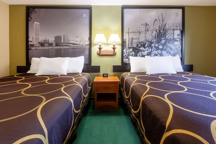 Room 17 of 28