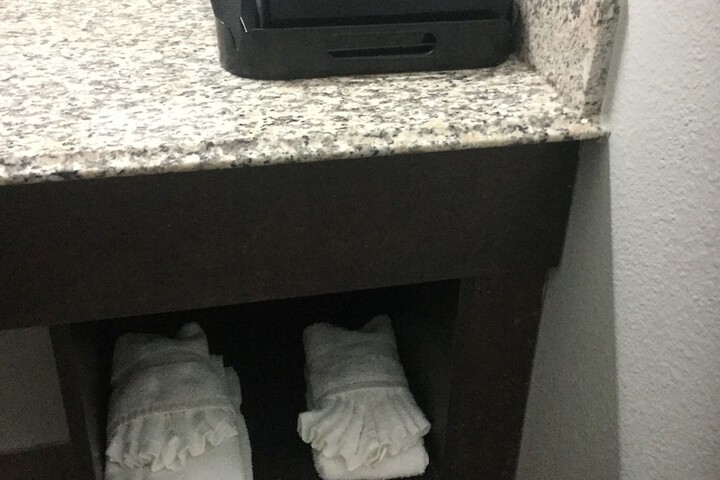 Room 7 of 9