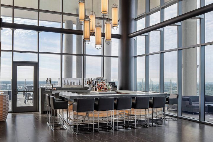Lounge 50 of 61