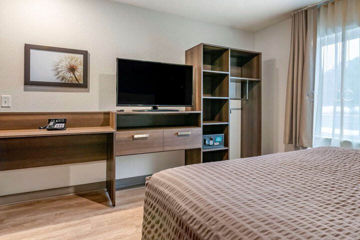 Room 8 of 27
