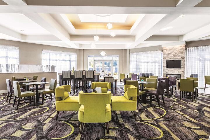 La Quinta Inn & Suites by Wyndham Alexandria Airport