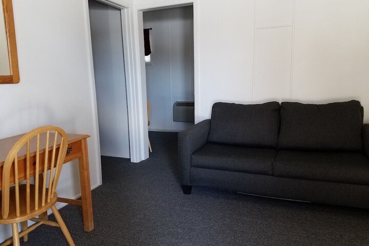 Room 64 of 86