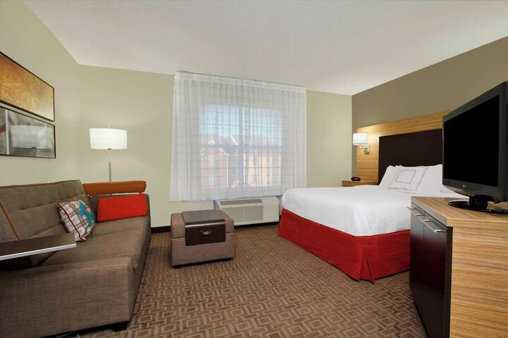 Room 15 of 33