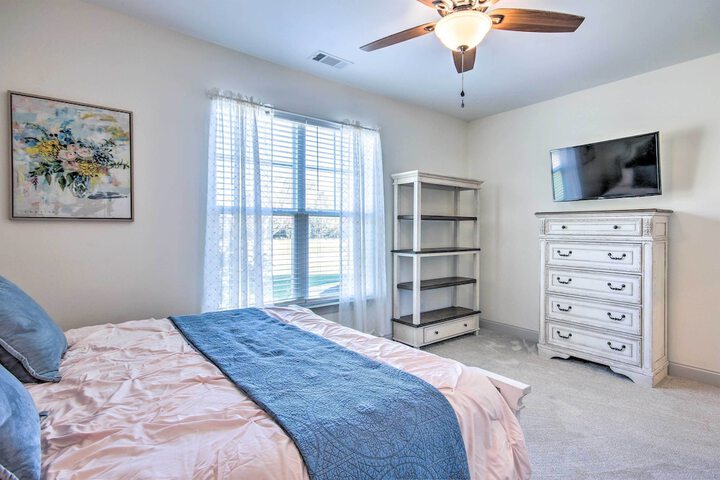 North Augusta Getaway w / Large Deck & Yard