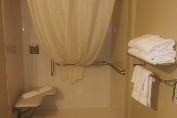 Room 22 of 37