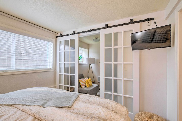 Rockaway Beach Condo - Beach Access Nearby!