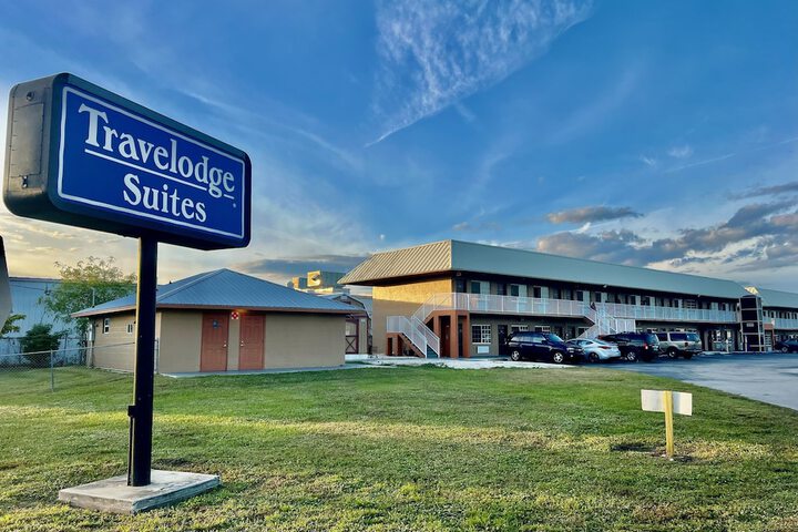 Travelodge Suites by Wyndham Lake Okeechobee