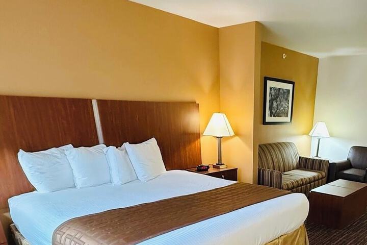 Richland Inn & Suites