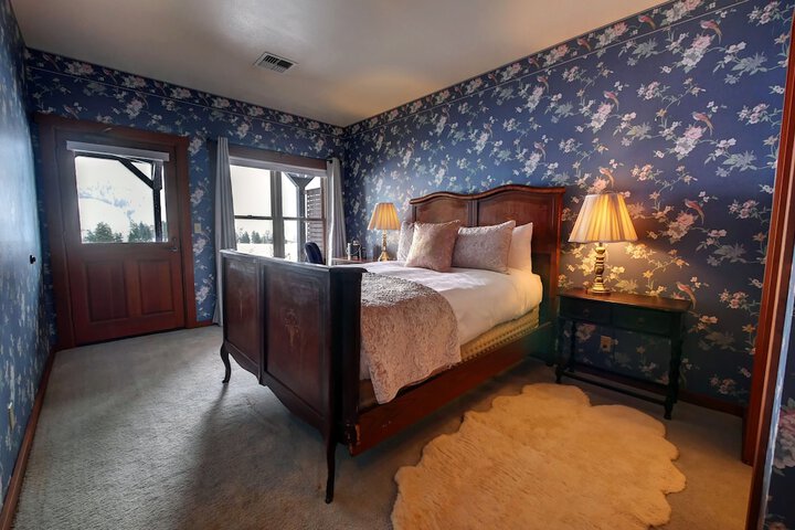Room 52 of 87