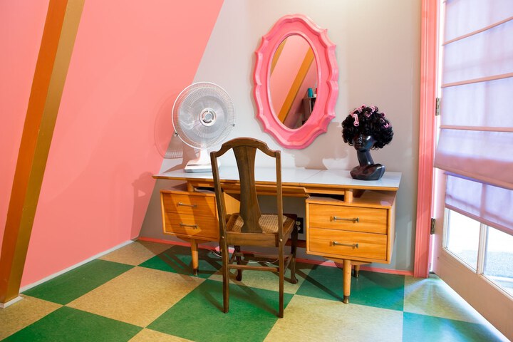 Room 64 of 77