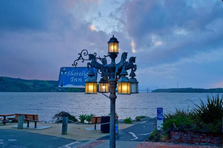 Shorelight Inn