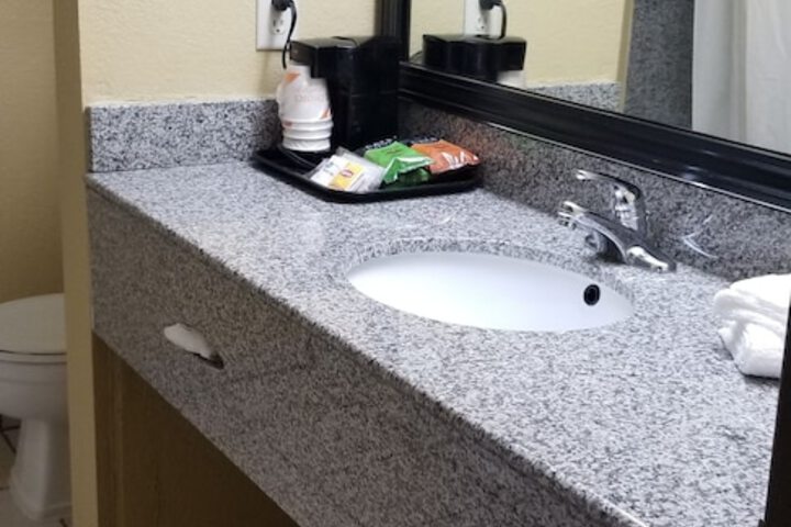Room 14 of 33