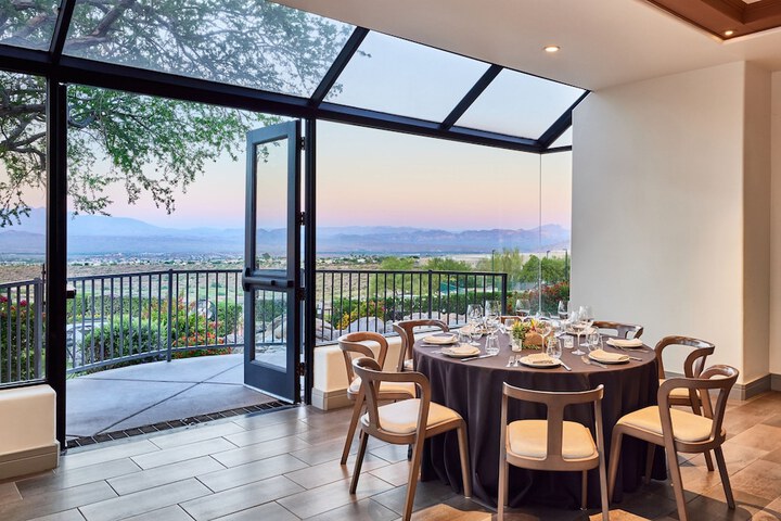 Dining 110 of 161