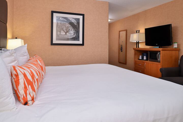 Room 15 of 94