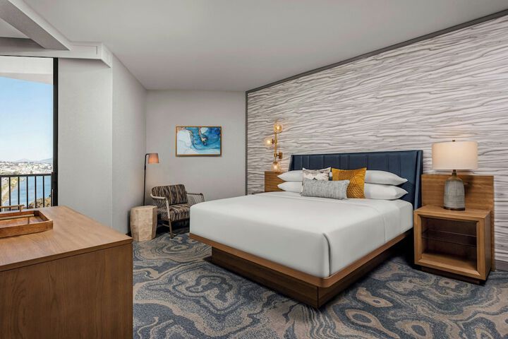 Room 106 of 215